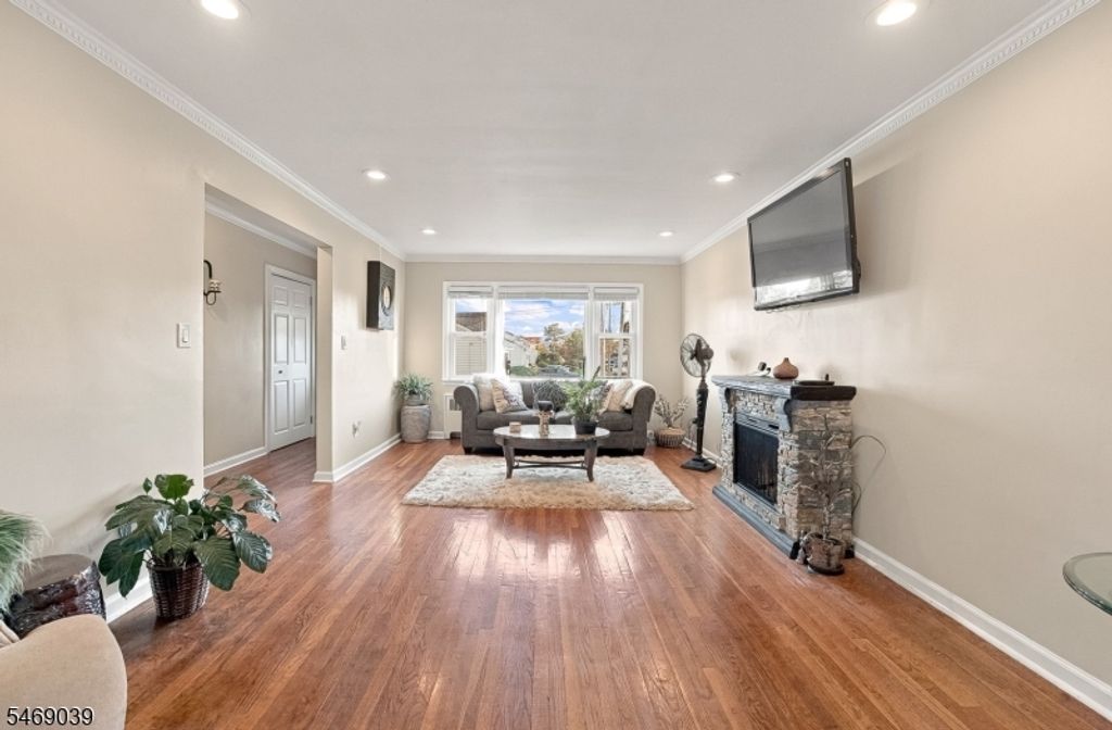 1747 Colgate Pl, Union Twp., NJ 07083 — photo 2