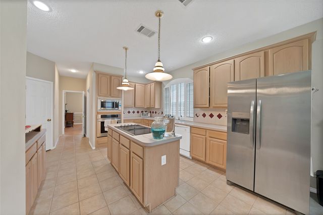 2129 Brentcove Drive, Grapevine, TX 76051