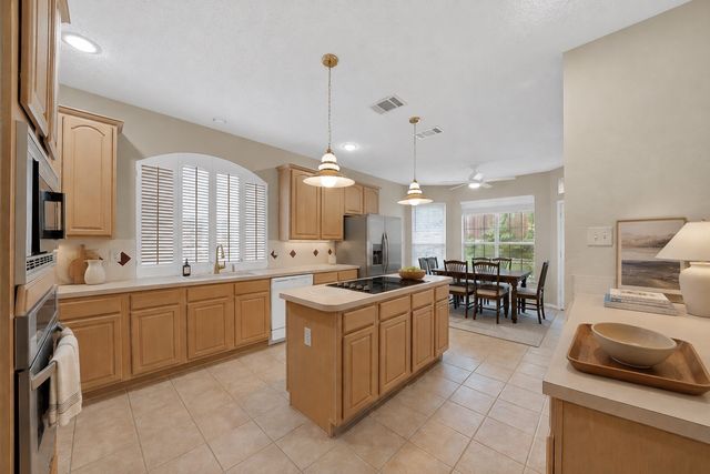 2129 Brentcove Drive, Grapevine, TX 76051