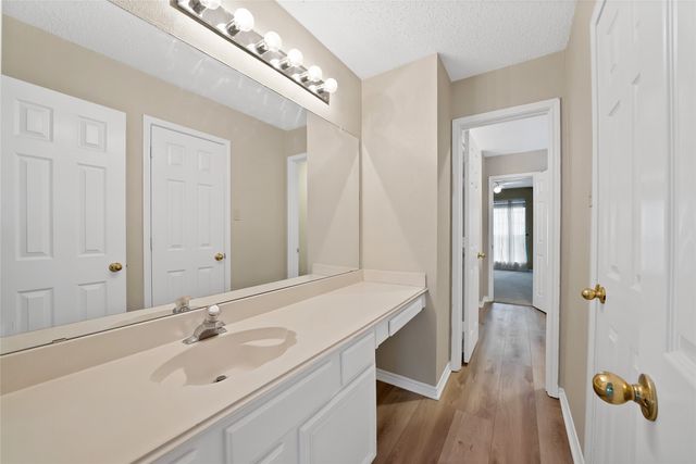 2129 Brentcove Drive, Grapevine, TX 76051