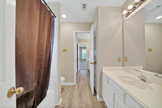 2129 Brentcove Drive, Grapevine, TX 76051
