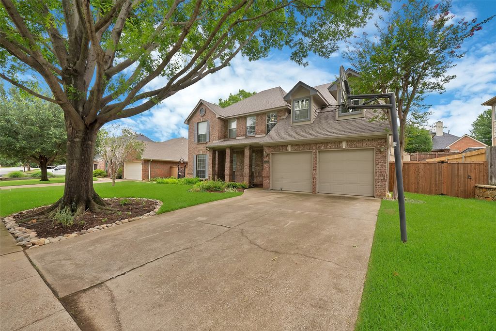 2129 Brentcove Drive, Grapevine, TX 76051