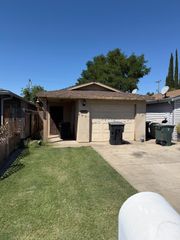 228 N 5th Ave, Oakdale, CA 95361