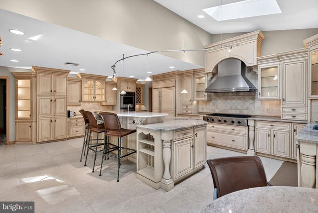 21 TEAK CT, Cherry Hill, NJ 08003