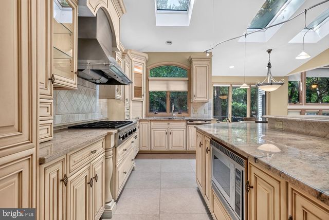 21 TEAK CT, Cherry Hill, NJ 08003