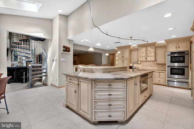 21 TEAK CT, Cherry Hill, NJ 08003