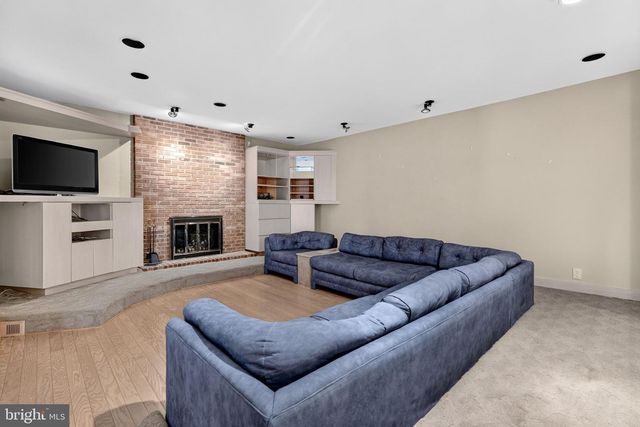 21 TEAK CT, Cherry Hill, NJ 08003