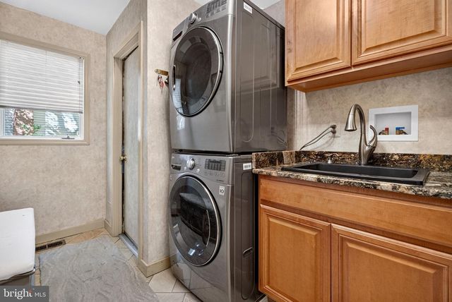 21 TEAK CT, Cherry Hill, NJ 08003
