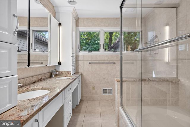21 TEAK CT, Cherry Hill, NJ 08003