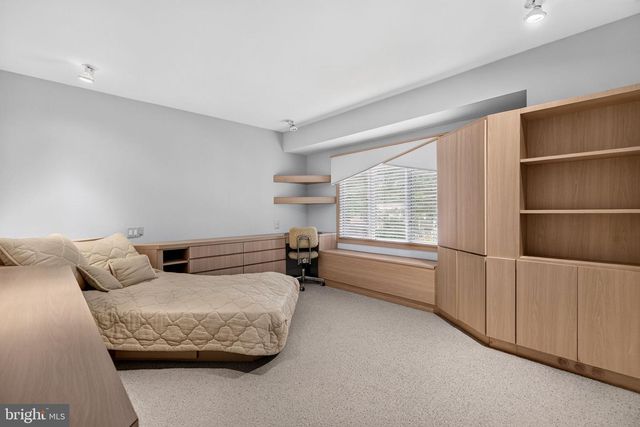 21 TEAK CT, Cherry Hill, NJ 08003