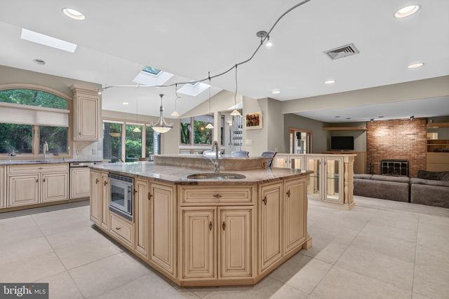 21 TEAK CT, Cherry Hill, NJ 08003