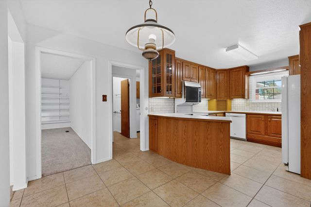 12016 Donna Court NE, Albuquerque, NM 87112