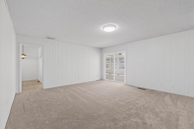 12016 Donna Court NE, Albuquerque, NM 87112