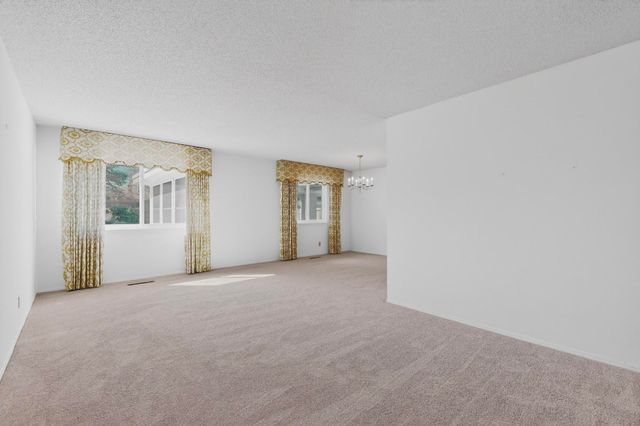 12016 Donna Court NE, Albuquerque, NM 87112