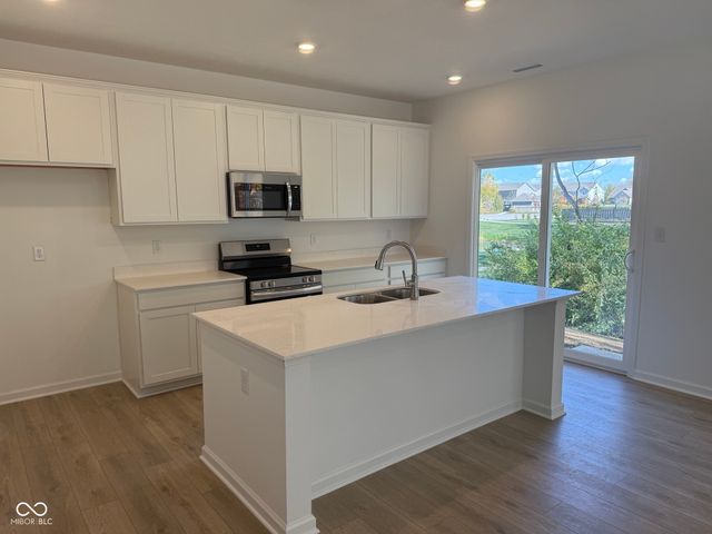 1521 N Clearwater Drive, Greenfield, IN 46140