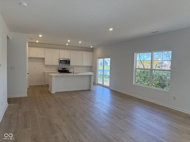1521 N Clearwater Drive, Greenfield, IN 46140