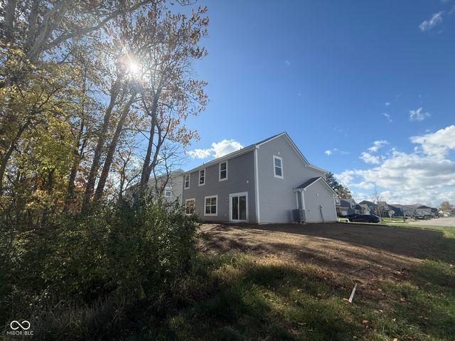 1521 N Clearwater Drive, Greenfield, IN 46140