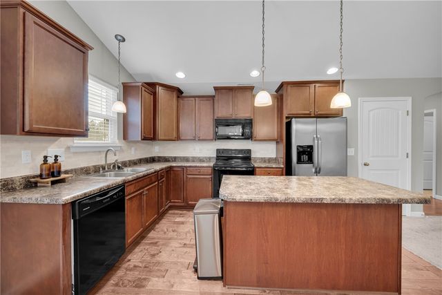 138 Madison Pointe Drive, Seneca, SC 29678