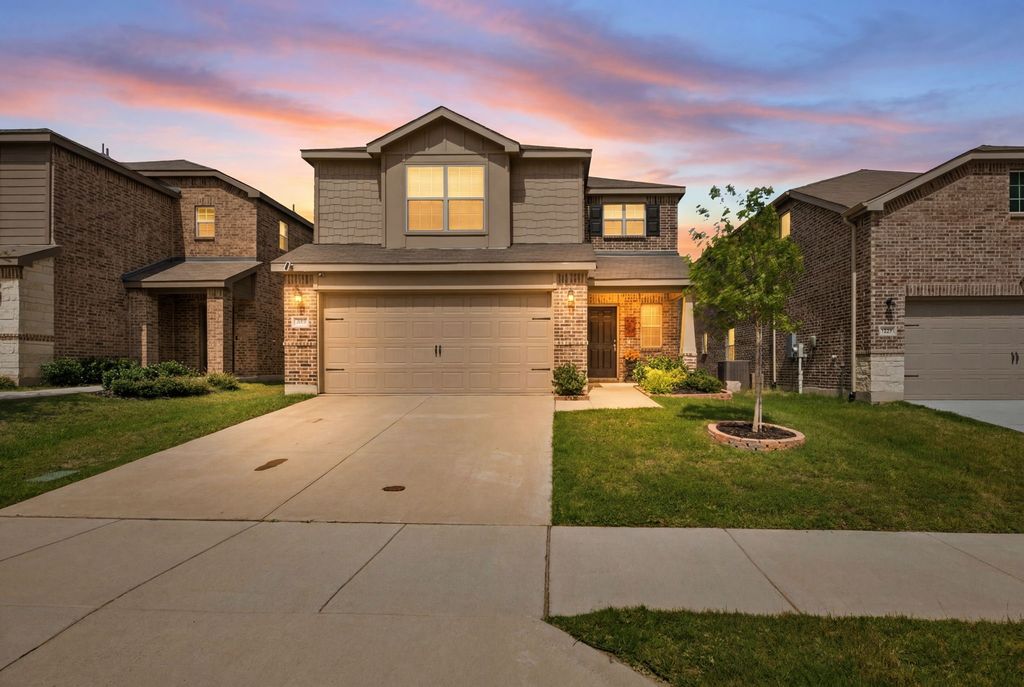 325 Hopson Street, Van Alstyne, TX 75495