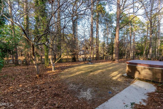 335 Sprunt Drive, Clinton, NC 28328