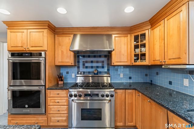 27 Holbrook Drive, Stamford, CT 06906