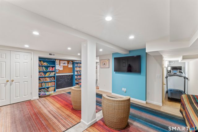 27 Holbrook Drive, Stamford, CT 06906