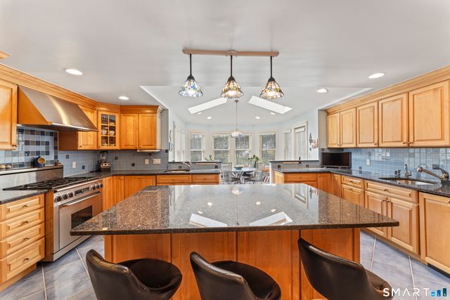 27 Holbrook Drive, Stamford, CT 06906