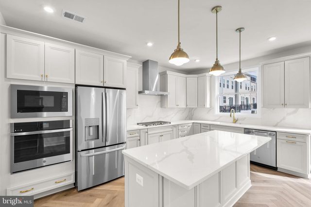 42123 PICASSO SQ, Ashburn, VA 20148