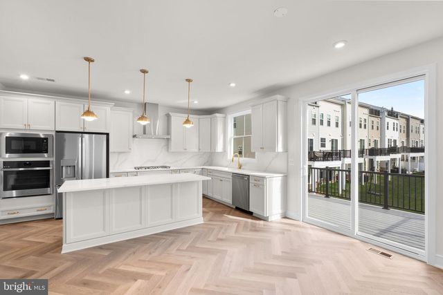 42123 PICASSO SQ, Ashburn, VA 20148