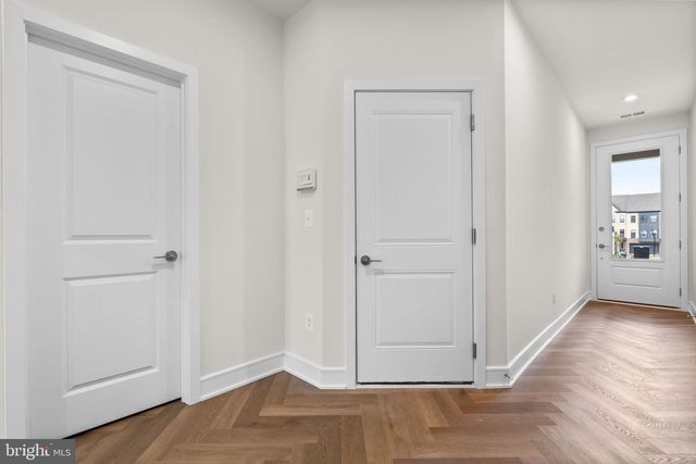 42123 PICASSO SQ, Ashburn, VA 20148