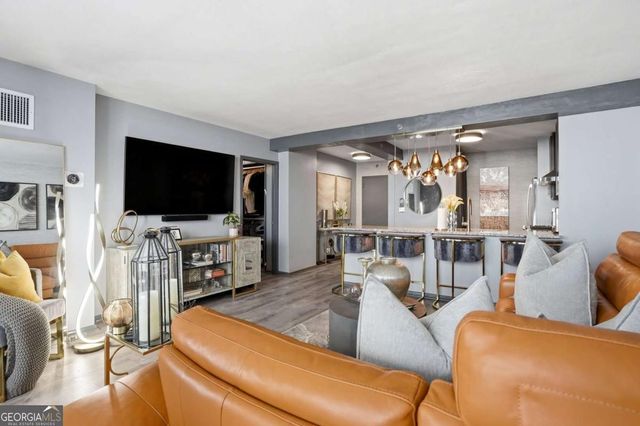 620 Peachtree Street NE 1003, Atlanta, GA 30308