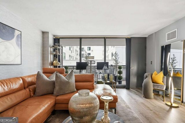 620 Peachtree Street NE 1003, Atlanta, GA 30308