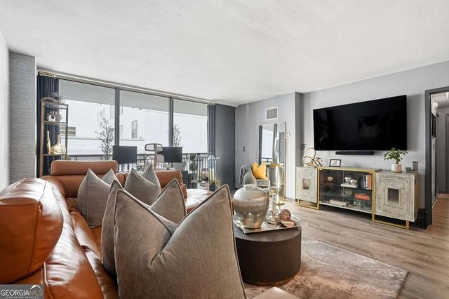 620 Peachtree Street NE 1003, Atlanta, GA 30308
