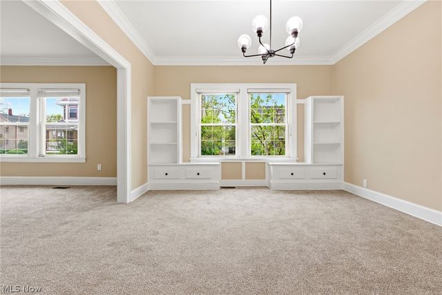 1521 Blossom Park Avenue, Lakewood, OH 44107