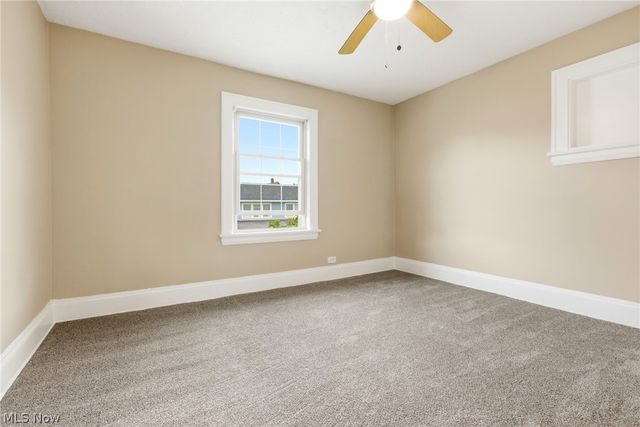 1521 Blossom Park Avenue, Lakewood, OH 44107