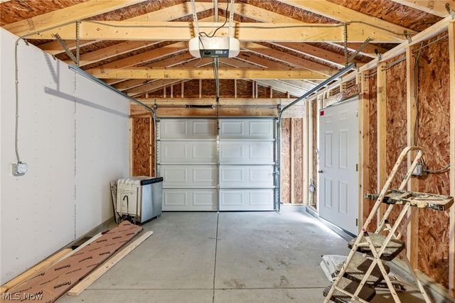 1521 Blossom Park Avenue, Lakewood, OH 44107
