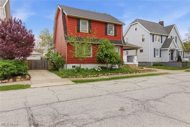 1521 Blossom Park Avenue, Lakewood, OH 44107