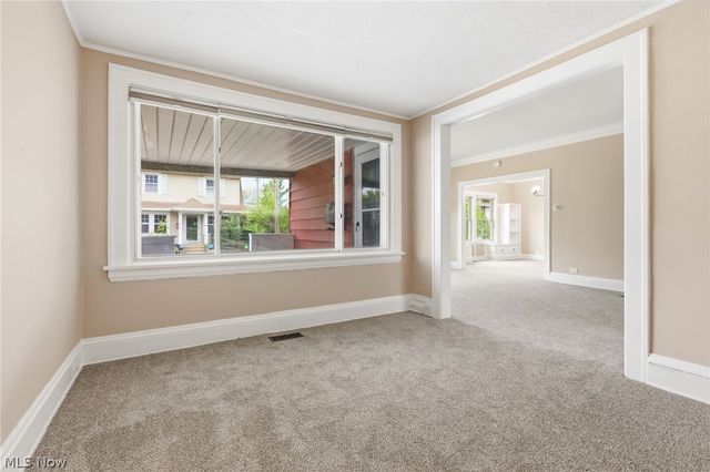1521 Blossom Park Avenue, Lakewood, OH 44107