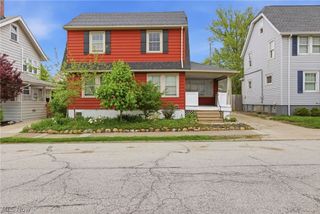 1521 Blossom Park Avenue, Lakewood, OH 44107