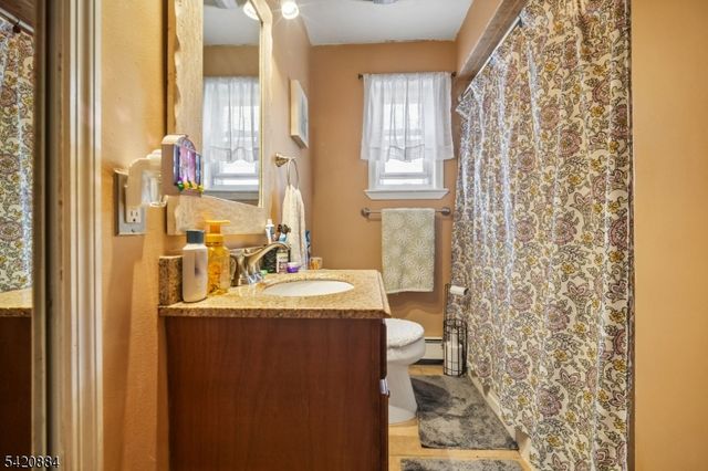 582 Belmont Ave, Haledon Boro, NJ 07508