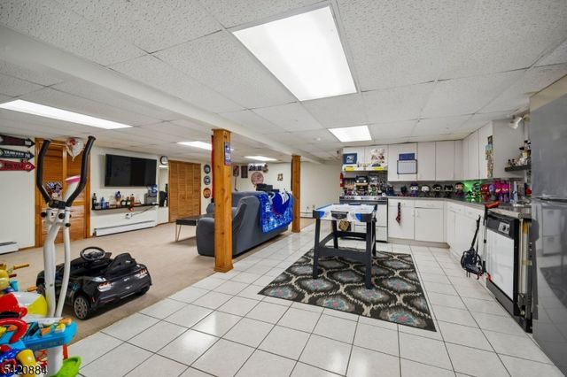 582 Belmont Ave, Haledon Boro, NJ 07508