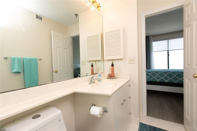 7501 River Rd Apt 17C, Newport News, VA 23607