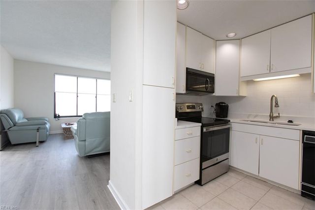 7501 River Rd Apt 17C, Newport News, VA 23607