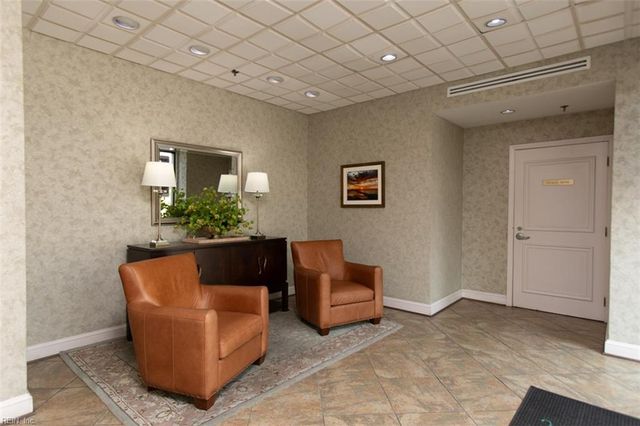 7501 River Rd Apt 17C, Newport News, VA 23607
