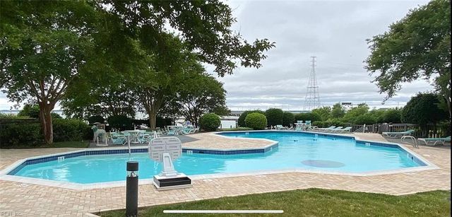 7501 River Rd Apt 17C, Newport News, VA 23607