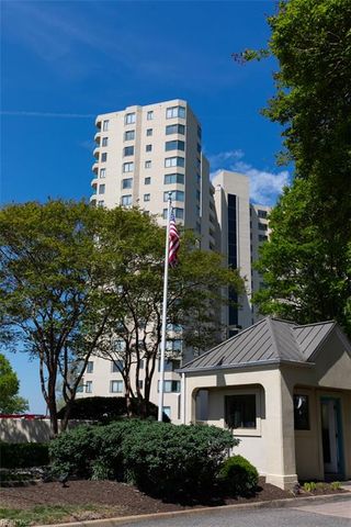 7501 River Rd Apt 17C, Newport News, VA 23607