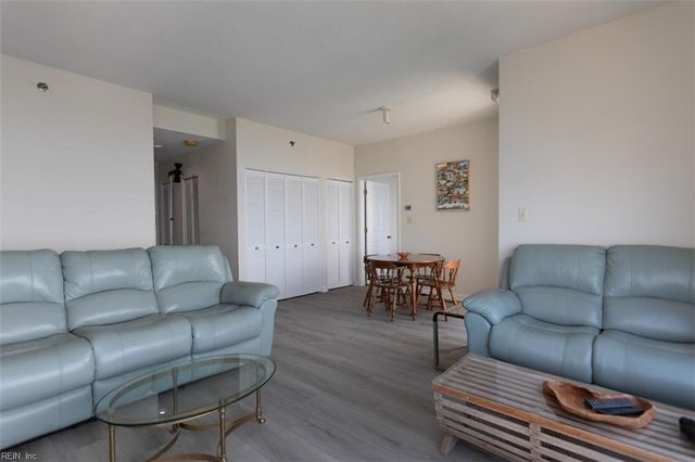 7501 River Rd Apt 17C, Newport News, VA 23607