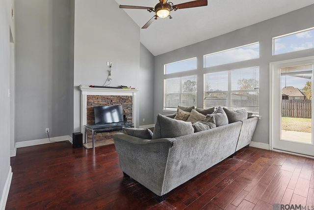 11075 S Bayou View Dr, Gonzales, LA 70737