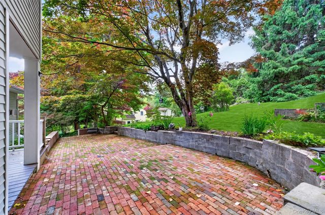88 Pines Bridge Road, Mount Kisco, NY 10549
