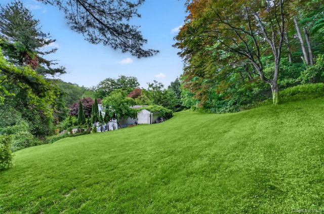 88 Pines Bridge Road, Mount Kisco, NY 10549